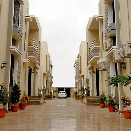 Zifan Hotel & Suites Karachi Luaran gambar
