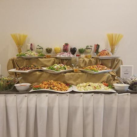 Zifan Hotel & Suites Karachi Luaran gambar