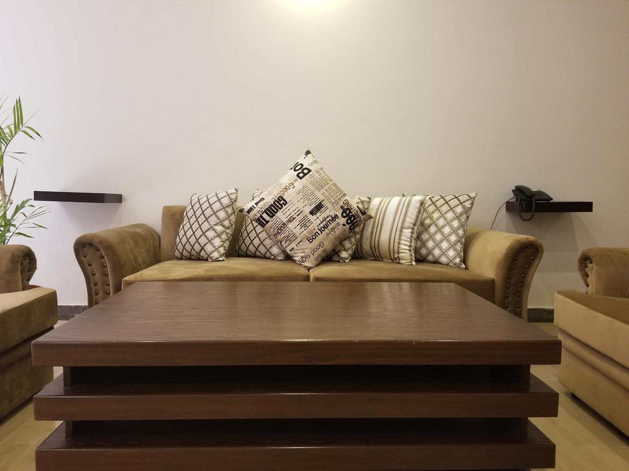 Zifan Hotel & Suites Karachi Luaran gambar