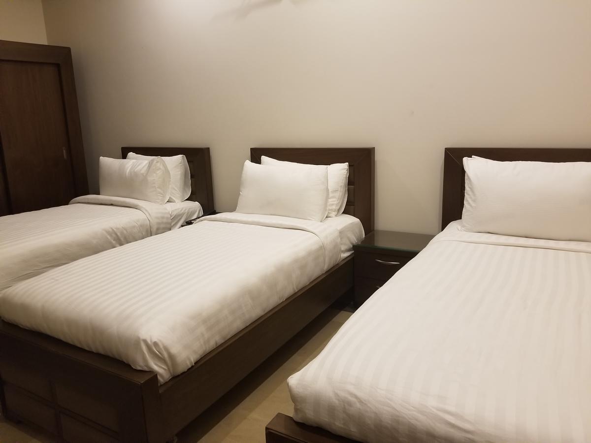 Zifan Hotel & Suites Karachi Luaran gambar