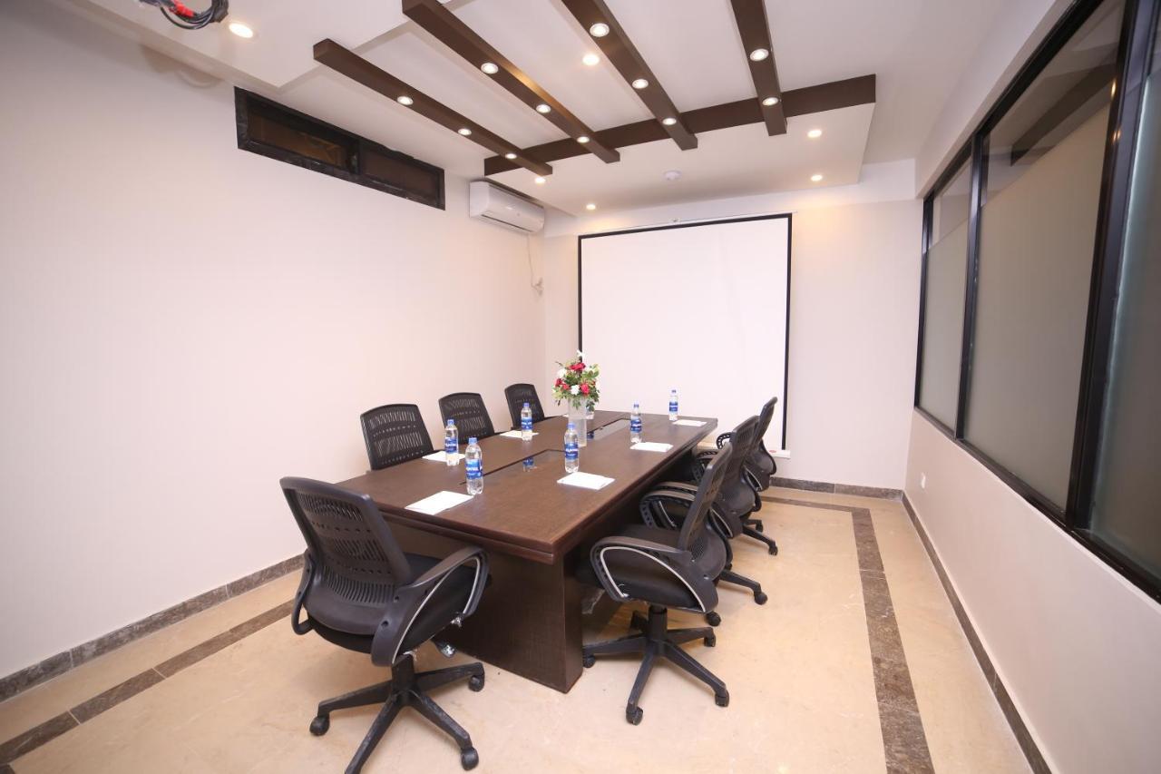 Zifan Hotel & Suites Karachi Luaran gambar