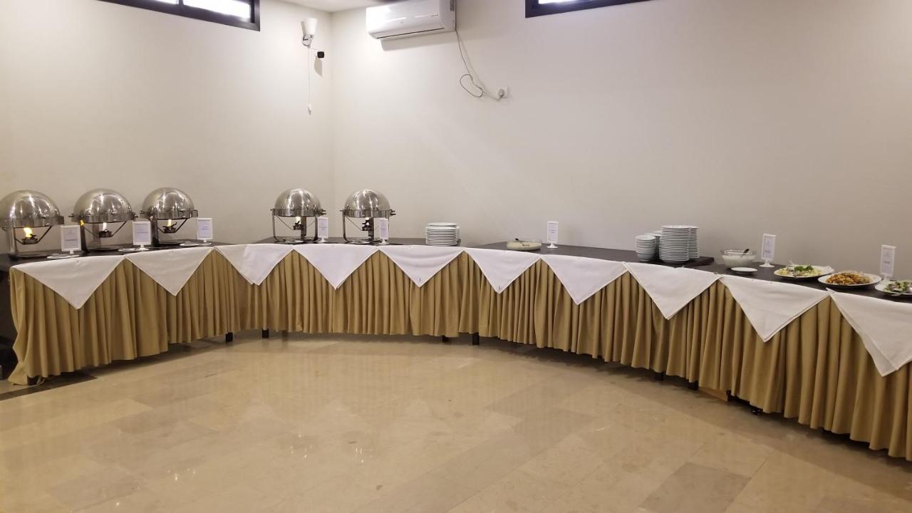 Zifan Hotel & Suites Karachi Luaran gambar