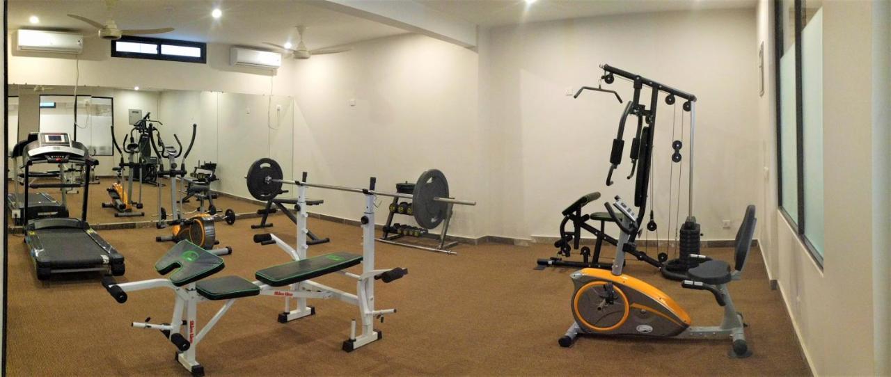 Zifan Hotel & Suites Karachi Luaran gambar